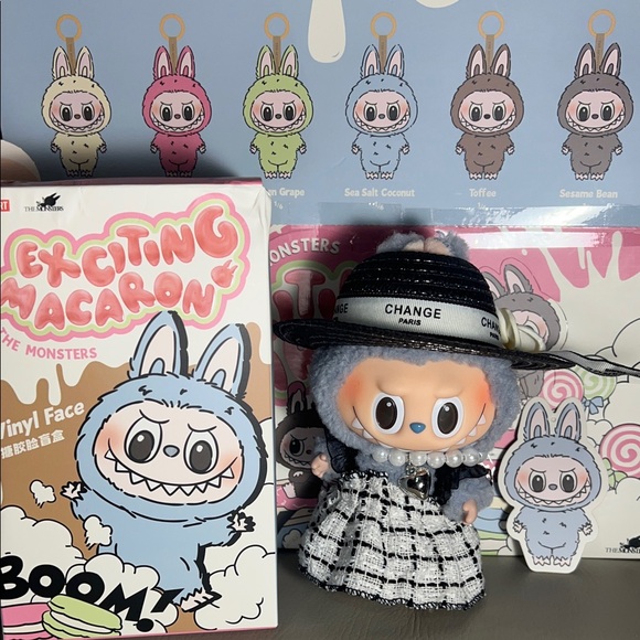 POP MART LABUBU Exciting Macaron Collection With Outfit (SEA SALT COCONUT) - Picture 3 of 17